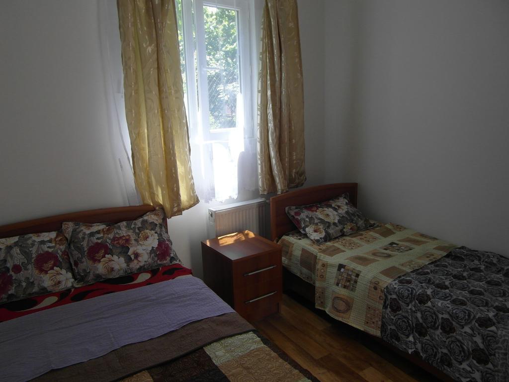 سينغناغي Peter'S Guest House الغرفة الصورة